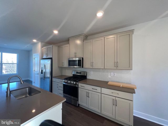 805 PECAN RD, Spring City, PA 19475