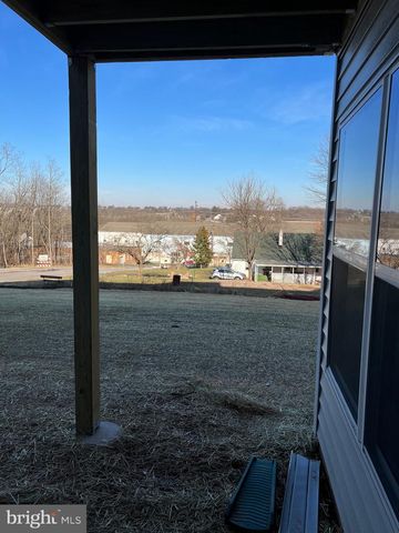 805 PECAN RD, Spring City, PA 19475