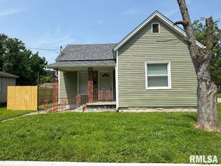 421 N 18TH Street, Herrin, IL 62948