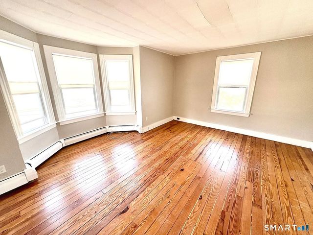 25 Westfield Avenue, Bridgeport, CT 06606