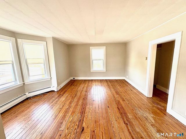 25 Westfield Avenue, Bridgeport, CT 06606