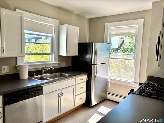 25 Westfield Avenue, Bridgeport, CT 06606