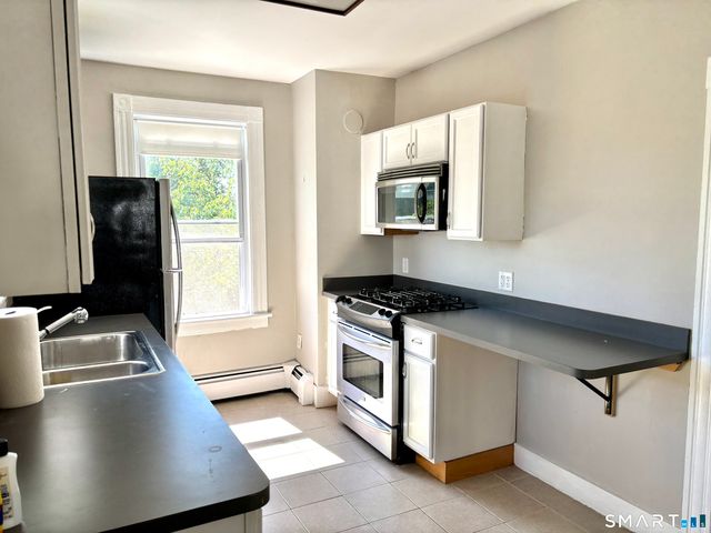 25 Westfield Avenue, Bridgeport, CT 06606