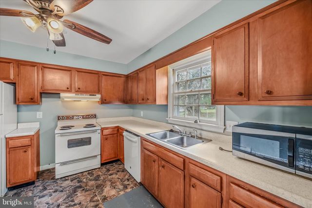 410 S SEMINARY ST, Charles Town, WV 25414