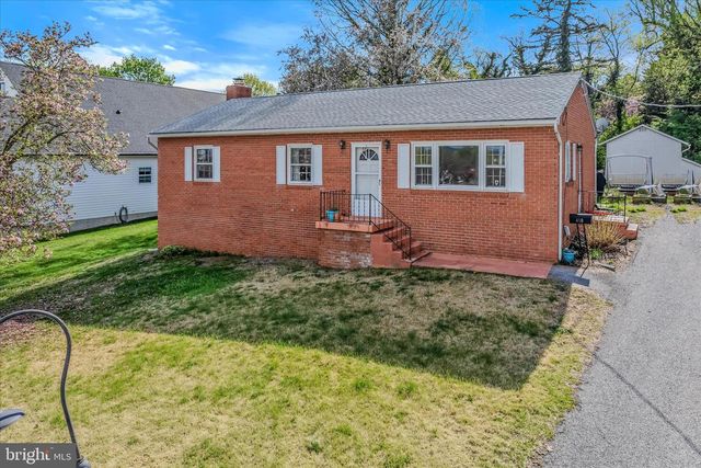 410 S SEMINARY ST, Charles Town, WV 25414