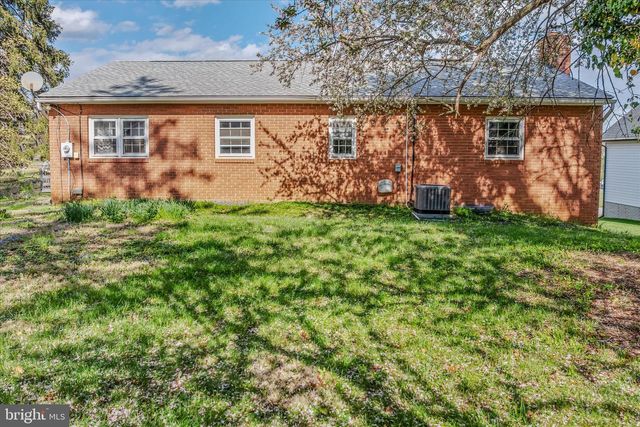410 S SEMINARY ST, Charles Town, WV 25414