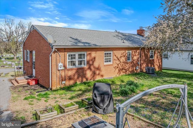 410 S SEMINARY ST, Charles Town, WV 25414