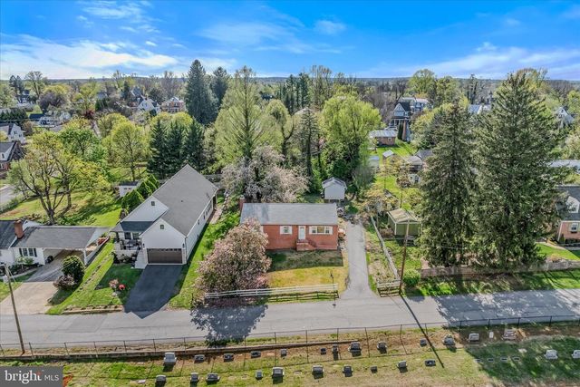 410 S SEMINARY ST, Charles Town, WV 25414