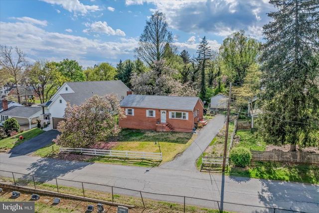 410 S SEMINARY ST, Charles Town, WV 25414