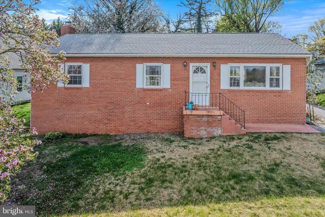 410 S SEMINARY ST, Charles Town, WV 25414