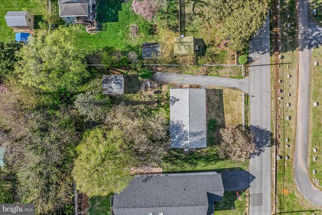 410 S SEMINARY ST, Charles Town, WV 25414