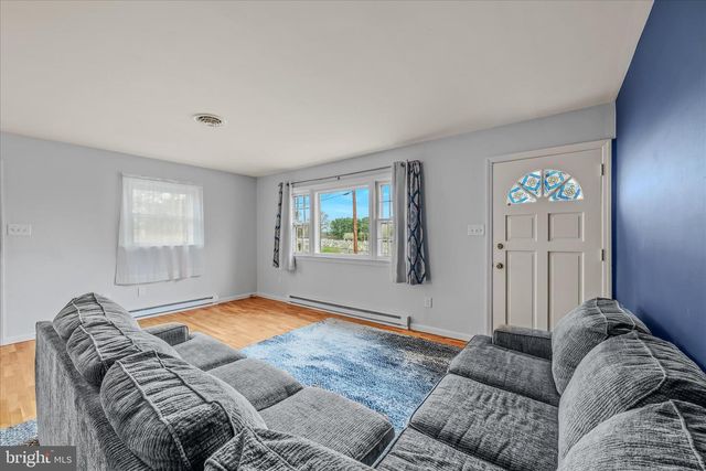 410 S SEMINARY ST, Charles Town, WV 25414