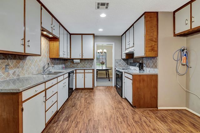 319 Allen Drive, Justin, TX 76247