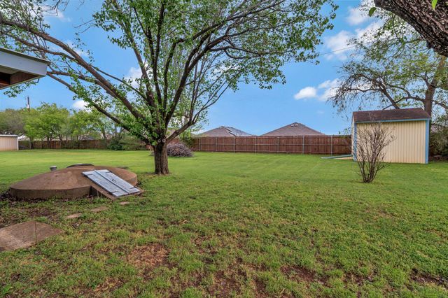319 Allen Drive, Justin, TX 76247