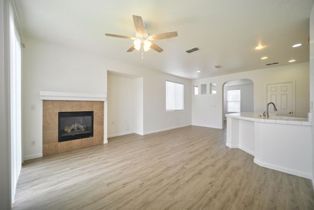 7433 6th St, Rio Linda, CA 95673