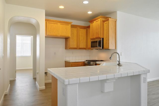 7433 6th St, Rio Linda, CA 95673