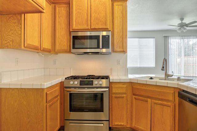 7433 6th St, Rio Linda, CA 95673