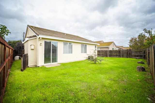 7433 6th St, Rio Linda, CA 95673