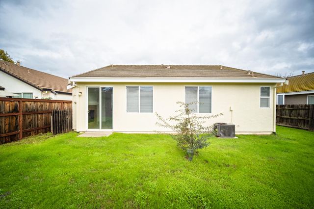 7433 6th St, Rio Linda, CA 95673