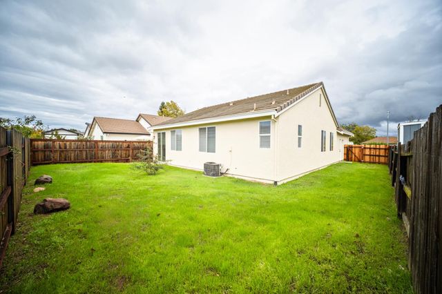 7433 6th St, Rio Linda, CA 95673