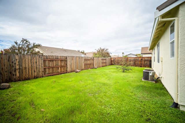 7433 6th St, Rio Linda, CA 95673