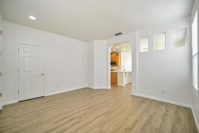 7433 6th St, Rio Linda, CA 95673