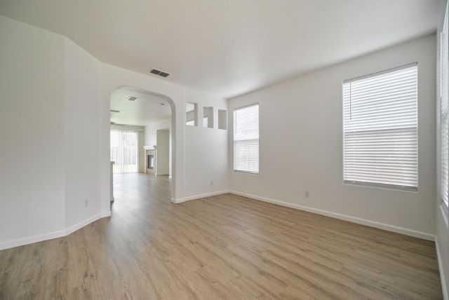 7433 6th St, Rio Linda, CA 95673