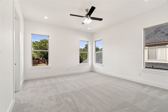 907 Saint George Place, Desoto, TX 75115
