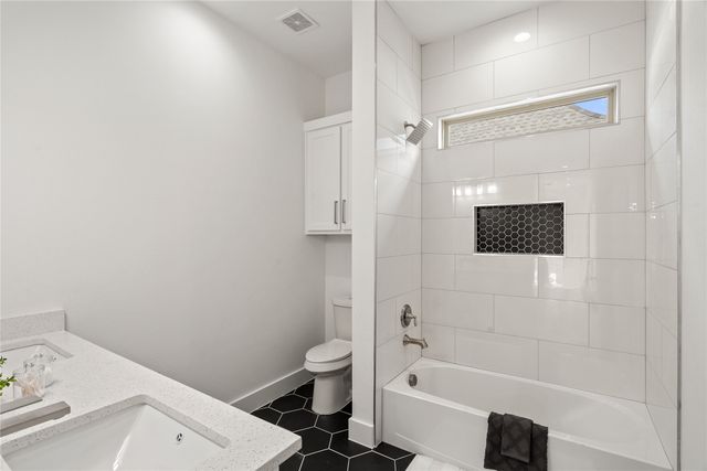 907 Saint George Place, Desoto, TX 75115