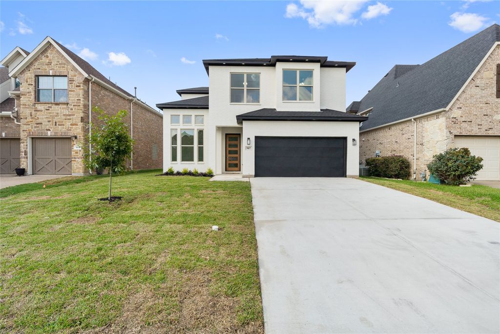 907 Saint George Place, Desoto, TX 75115