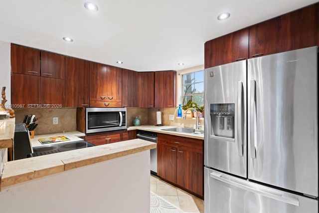 6364 La Costa Dr D, Boca Raton, FL 33433