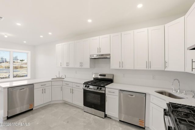 18 Yehuda Way, Lakewood, NJ 08701