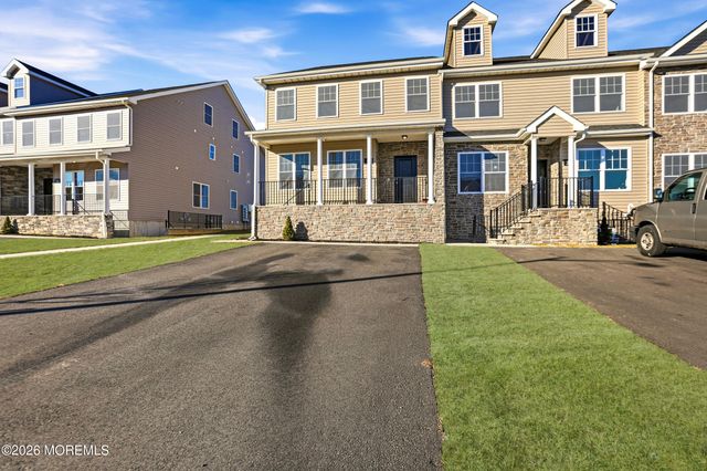 18 Yehuda Way, Lakewood, NJ 08701