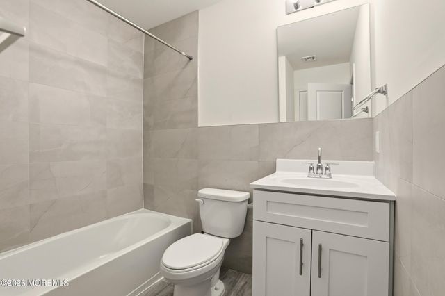 18 Yehuda Way, Lakewood, NJ 08701