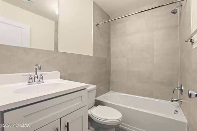 18 Yehuda Way, Lakewood, NJ 08701