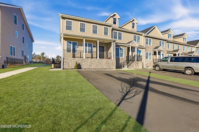 18 Yehuda Way, Lakewood, NJ 08701