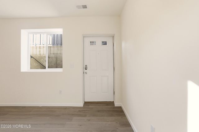 18 Yehuda Way, Lakewood, NJ 08701