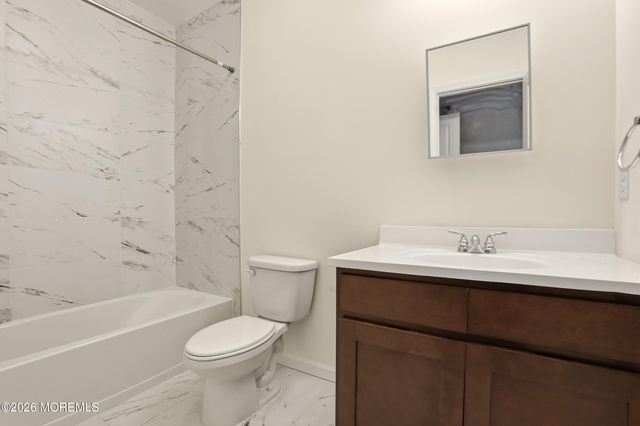 18 Yehuda Way, Lakewood, NJ 08701