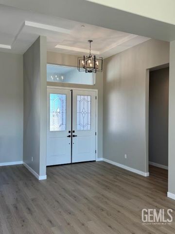 16746 Starview Court, Bakersfield, CA 93312