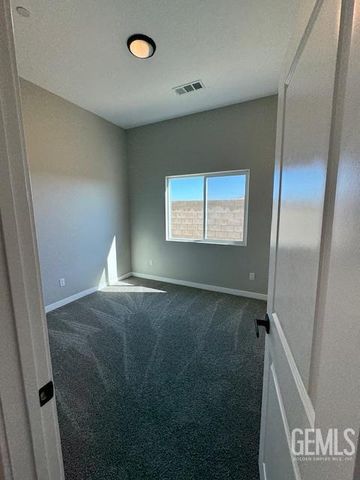 16746 Starview Court, Bakersfield, CA 93312