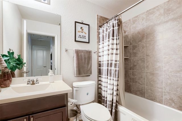 7216 Razors Edge DR, Austin, TX 78744