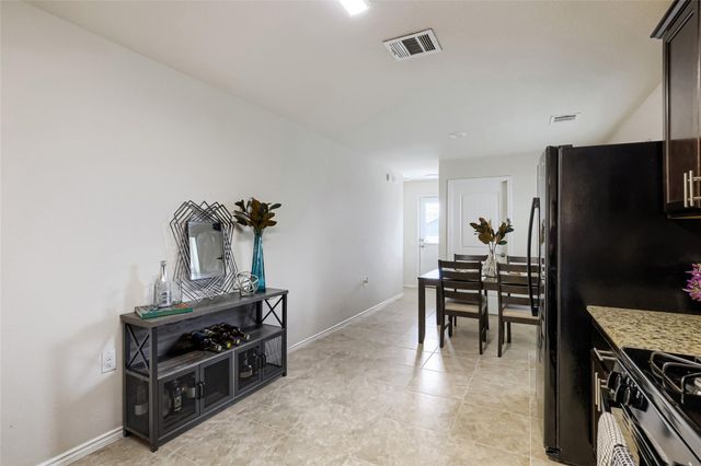 7216 Razors Edge DR, Austin, TX 78744