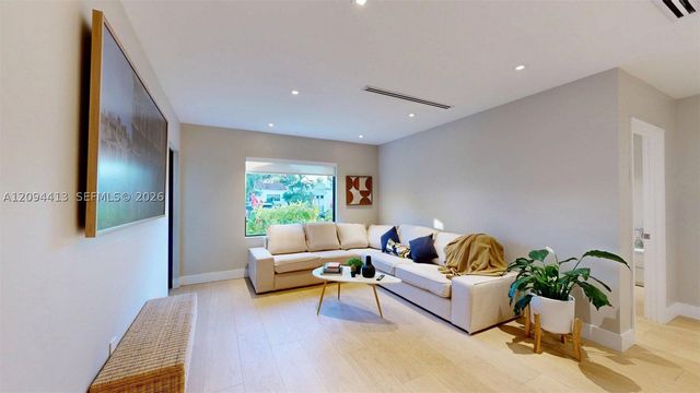 1277 SW 19th St, Miami, FL 33145
