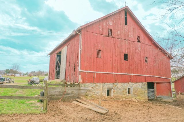 14803 MT OLIVET RD, Felton, PA 17322