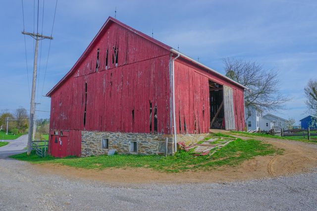 14803 MT OLIVET RD, Felton, PA 17322