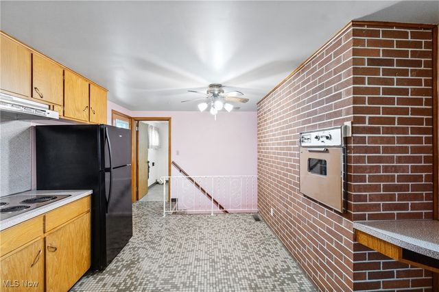 2301 Hillwood Street, Magnolia, OH 44643