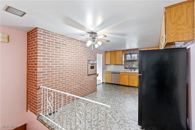 2301 Hillwood Street, Magnolia, OH 44643