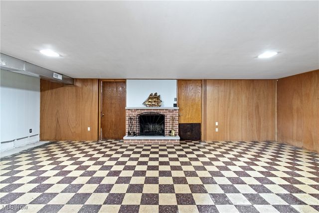 2301 Hillwood Street, Magnolia, OH 44643