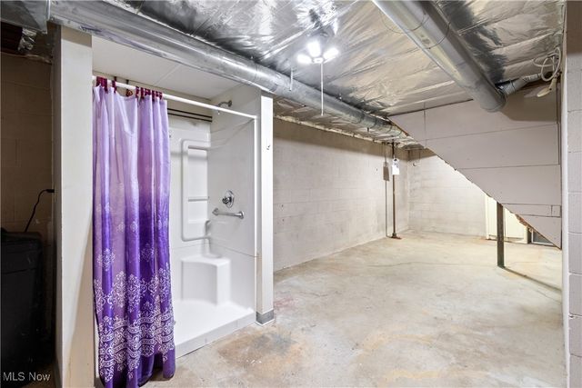 2301 Hillwood Street, Magnolia, OH 44643