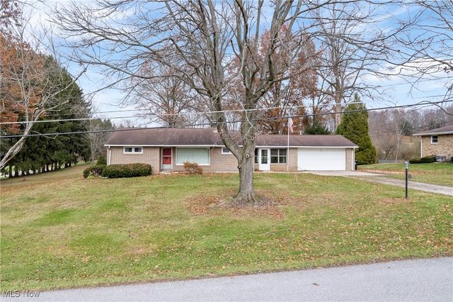 2301 Hillwood Street, Magnolia, OH 44643